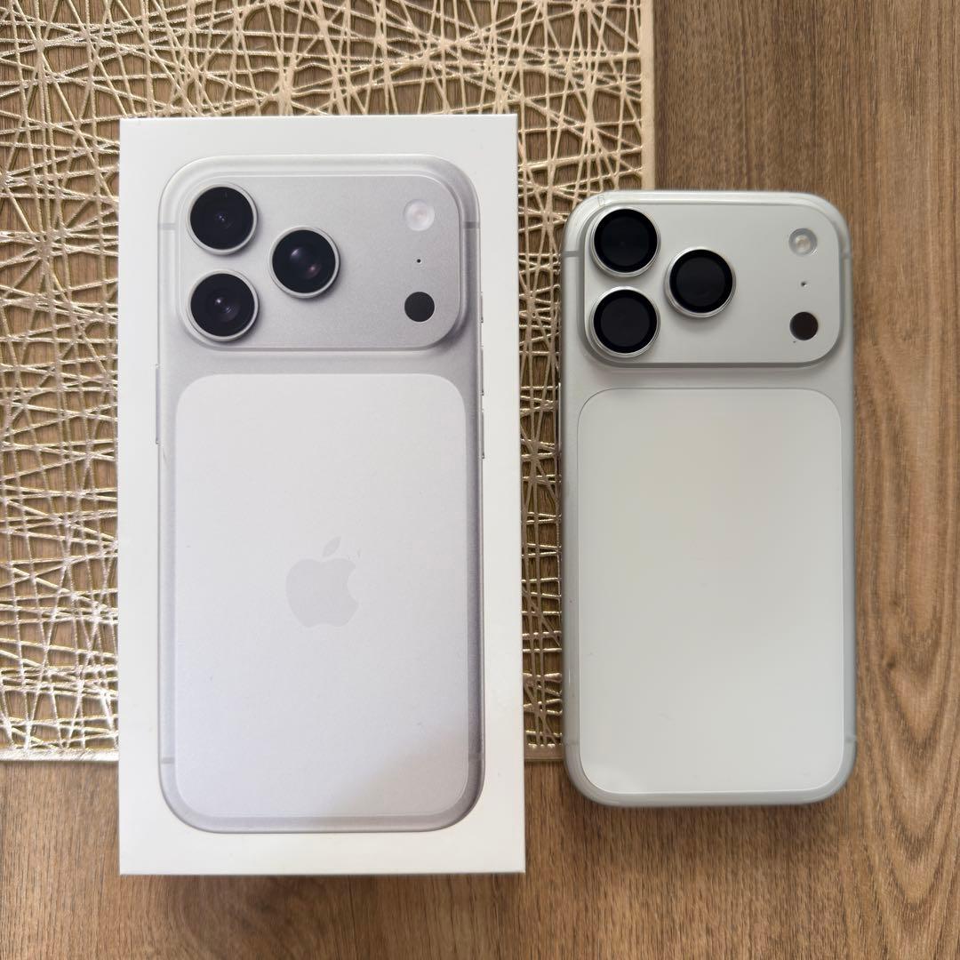 【美品】iPhone17pro 256gb