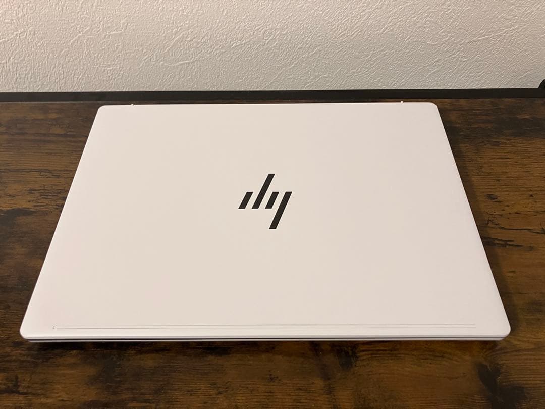 HP OmniBook 7 Aero 13-bg1010AU新品未使用 ホワイト