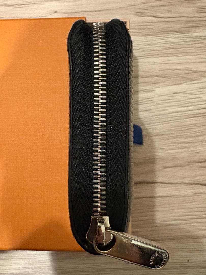 LOUIS VUITTON ジッピー・ パース 小銭入れ　エピ　ブラック