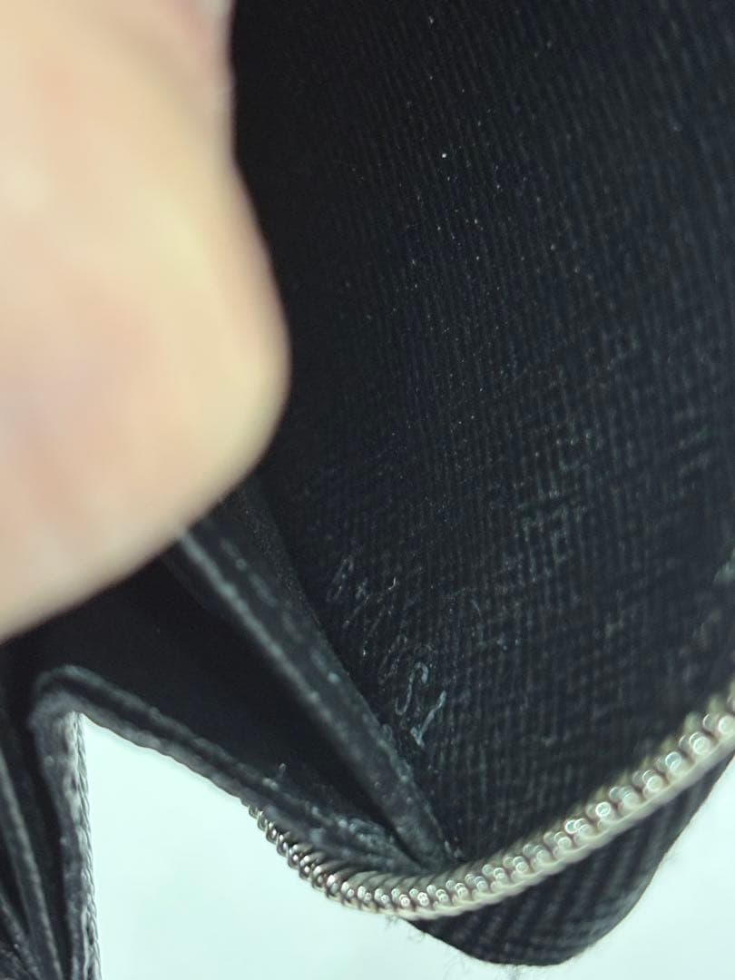 LOUIS VUITTON ジッピー・ パース 小銭入れ　エピ　ブラック