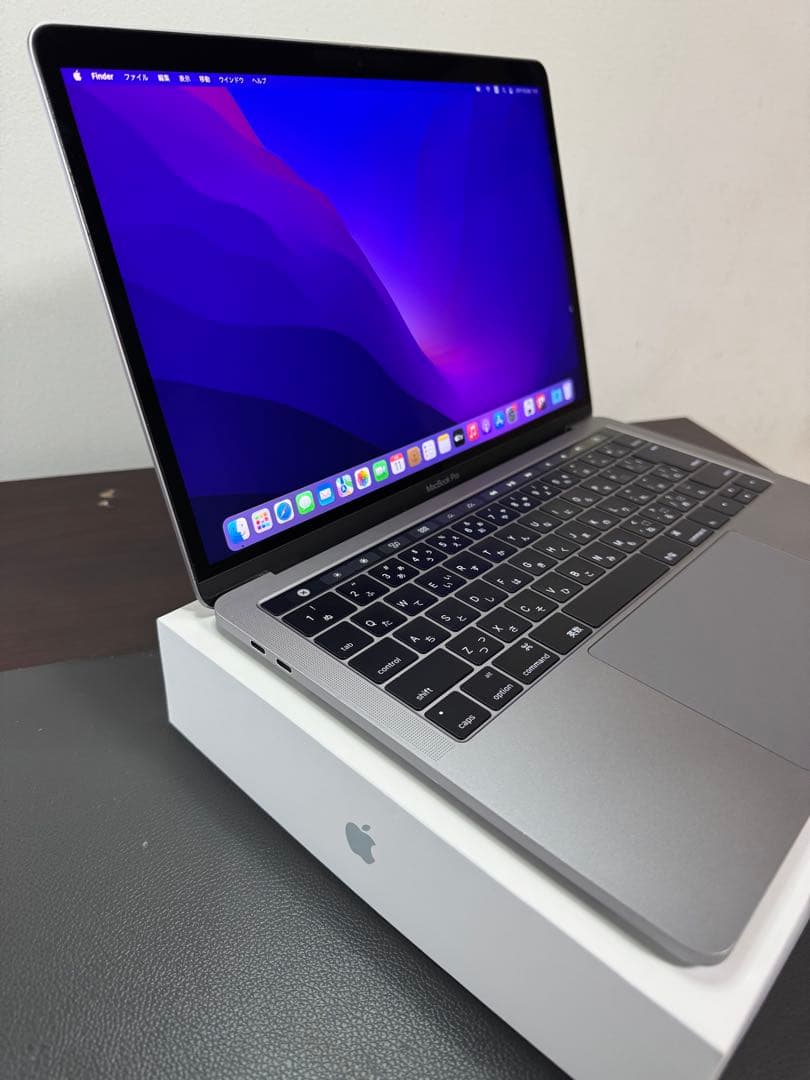 MacBook Pro 2016、13インチ、スペースグレイ。