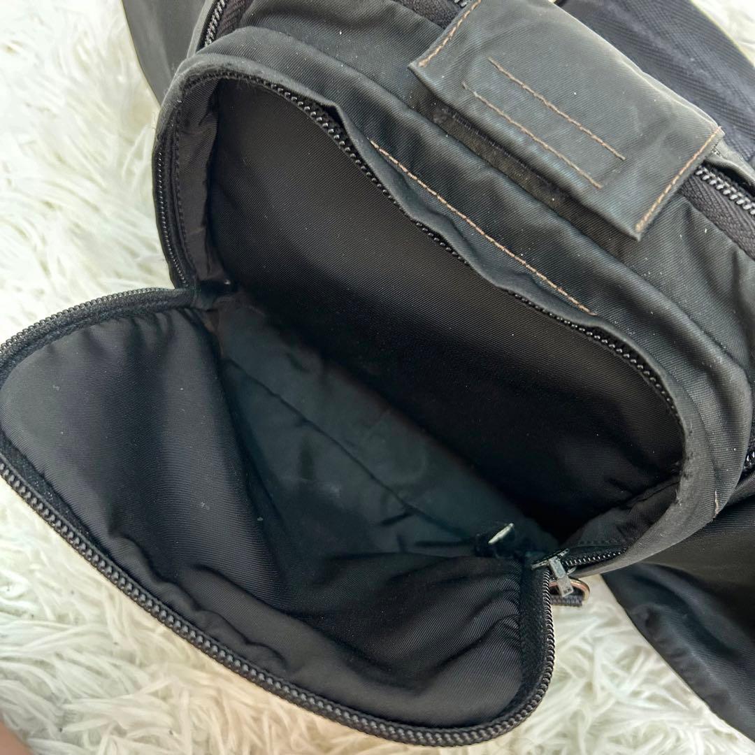 希少　PRADA ボディバッグ　ショルダーバッグ　巾着　ナイロン　三角ロゴ　黒