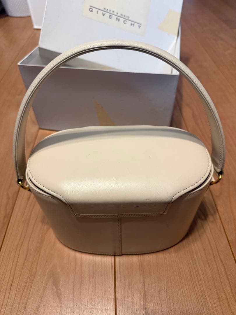 Givenchy アイボリー ハンドバッグ 箱付き