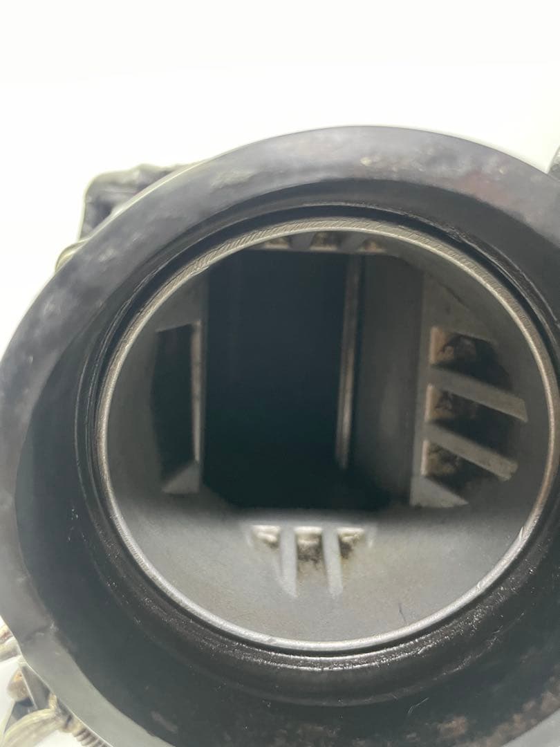 トヨタ セリカ マスエアフローメーターセンサー (22250-74110)。