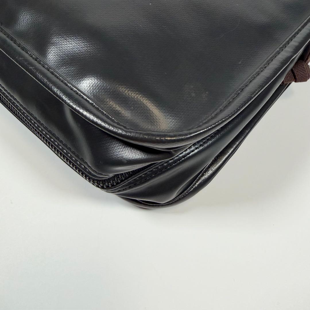 【極美品】ラゲッジレーベル　メッセンジャーバッグ　ライナー　黒系　赤バッテン