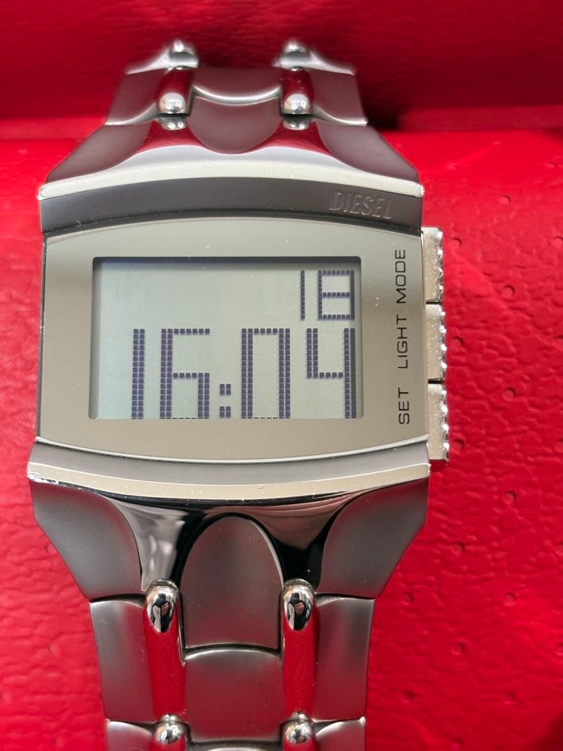 【美品 電池新品】DIESEL デジタルウォッチ dz2155 デジクロコ
