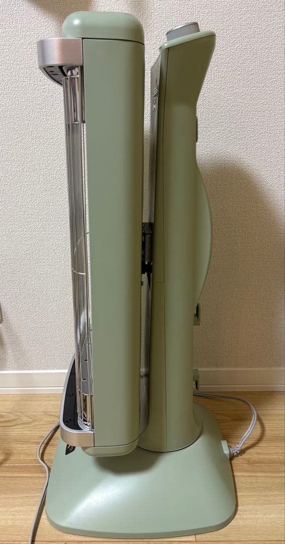 Aladdin（アラジン）遠⾚グラファイトヒーター（CAH-2G10F）