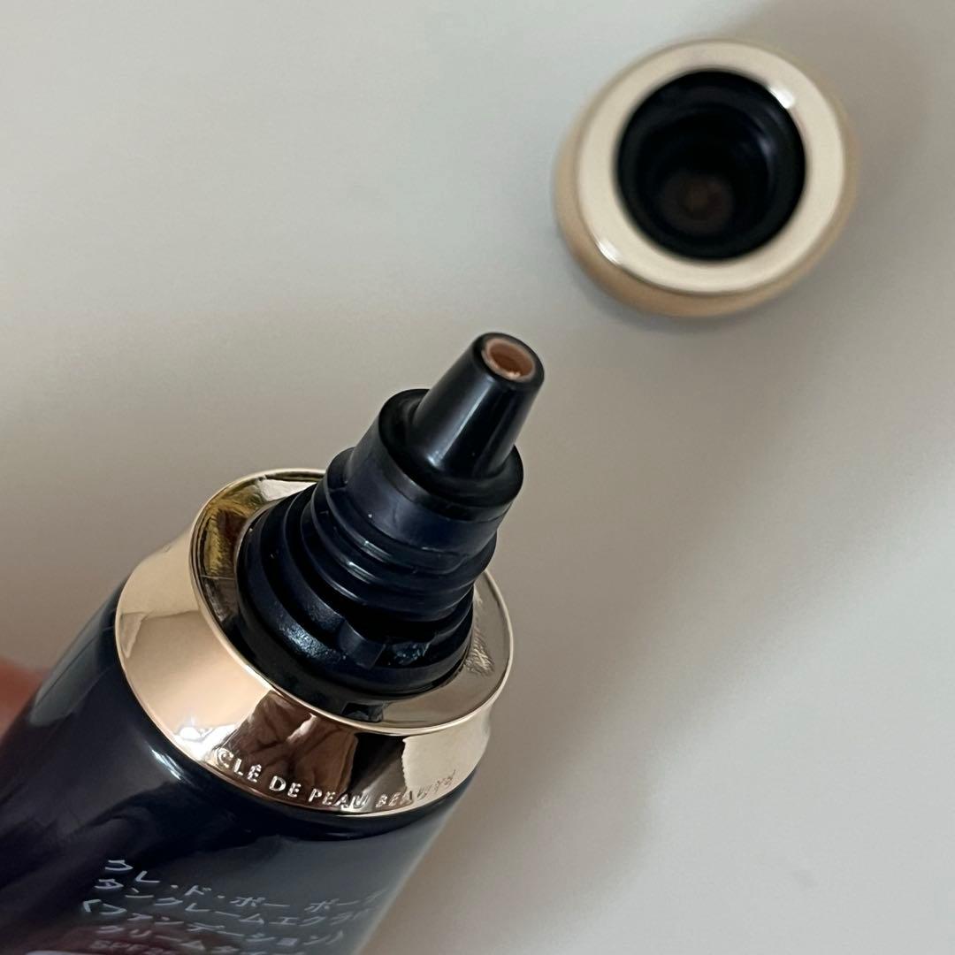 ♡美品♡クレ・ド・ポー ボーテ タンクレームエクラn 10 ファンデーション