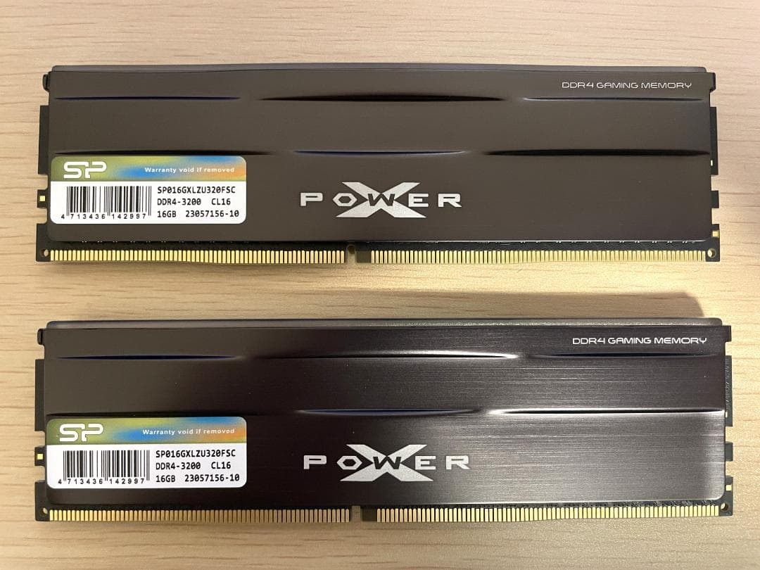 シリコンパワー製 DDR4-3200 32GB(16GB x 2枚) メモリ