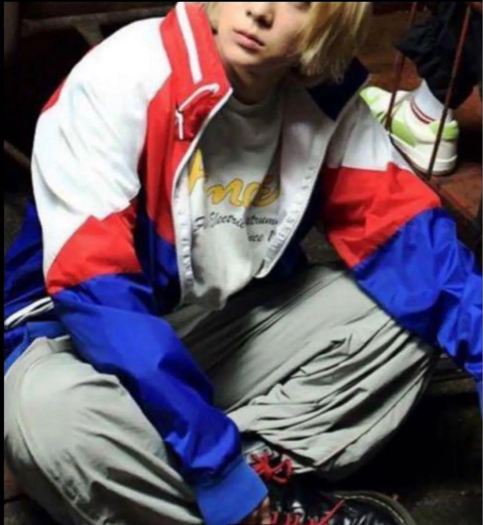 【美品】NIKEウィンドランナー　伊澤彩織　ベイビーわるきゅーれ　サイズM