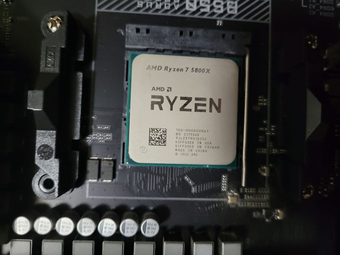 CPU AMD Ryzen 7 5800X & B550 AORUS PRO V2