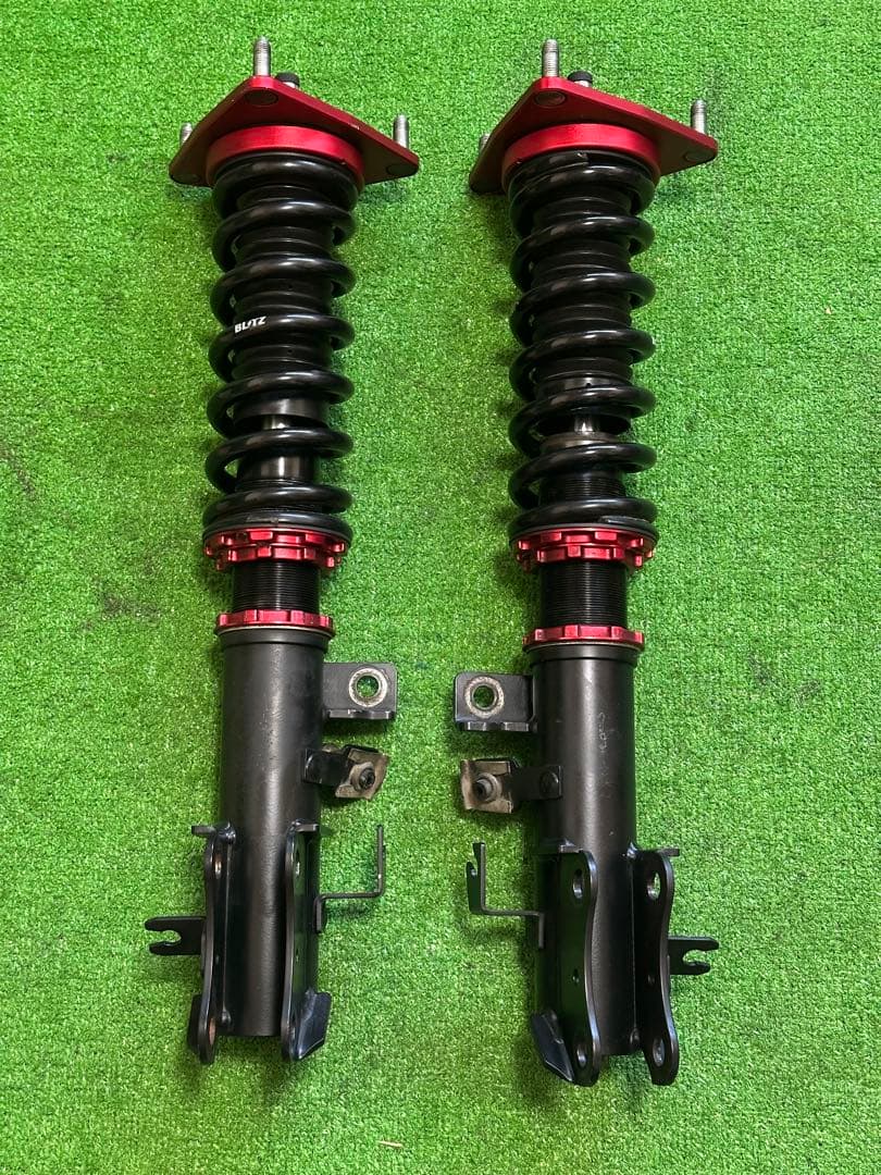 日産エルグランド E51 ブリッツダンパーZZ-R 調整式サスペンション。