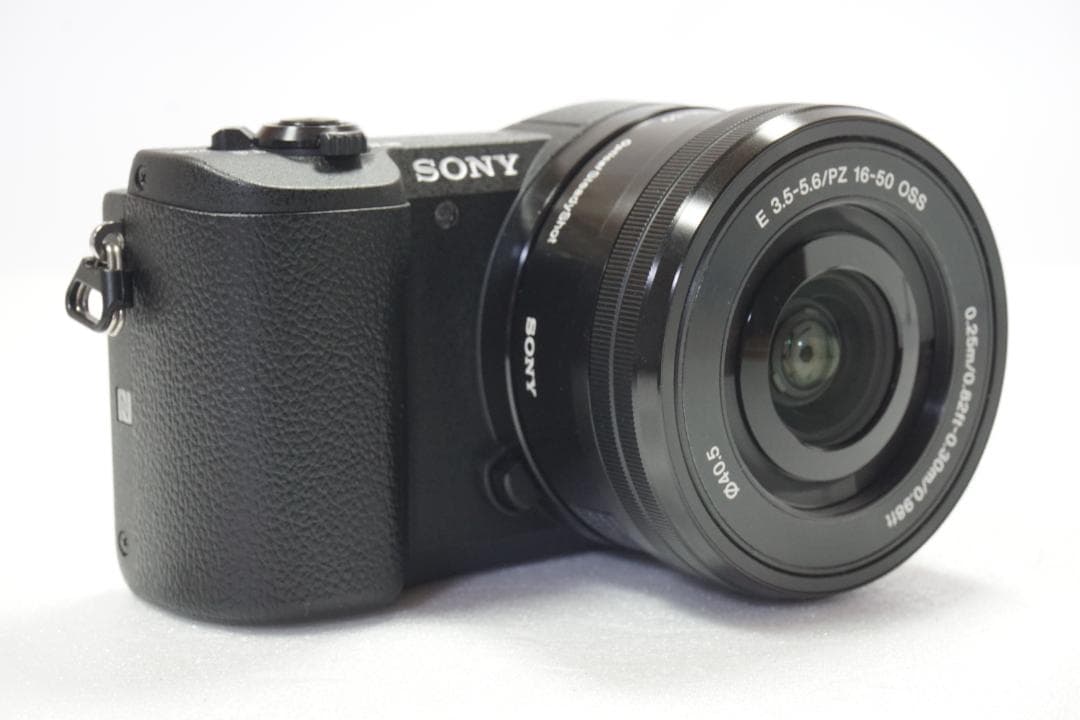 【極美品】Sony α5100 ブラック 733ショット デジタルカメラ