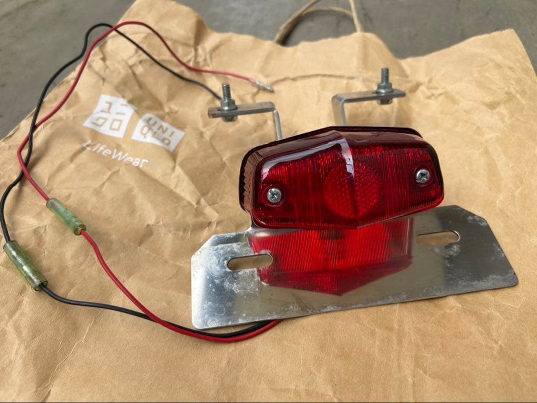 CB400SS フェンダーレスキット （ルーカステールランプ付属）（浅倉商事）