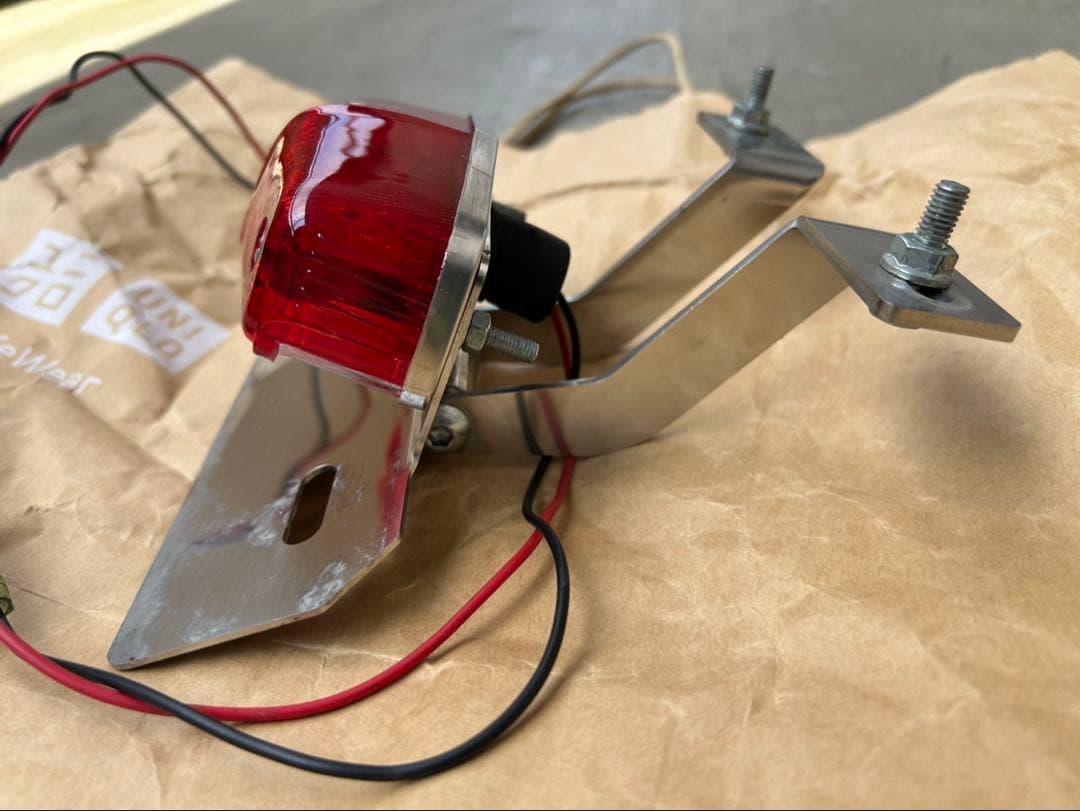 CB400SS フェンダーレスキット （ルーカステールランプ付属）（浅倉商事）