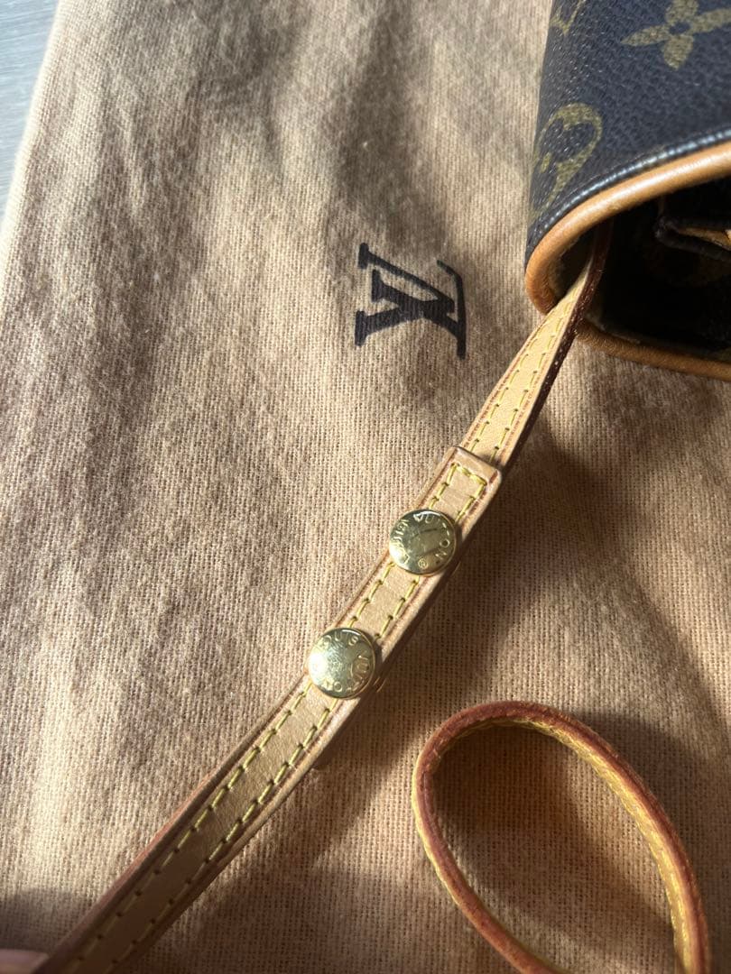 Louis Vuitton モノグラム ポシェットツインPM M51854