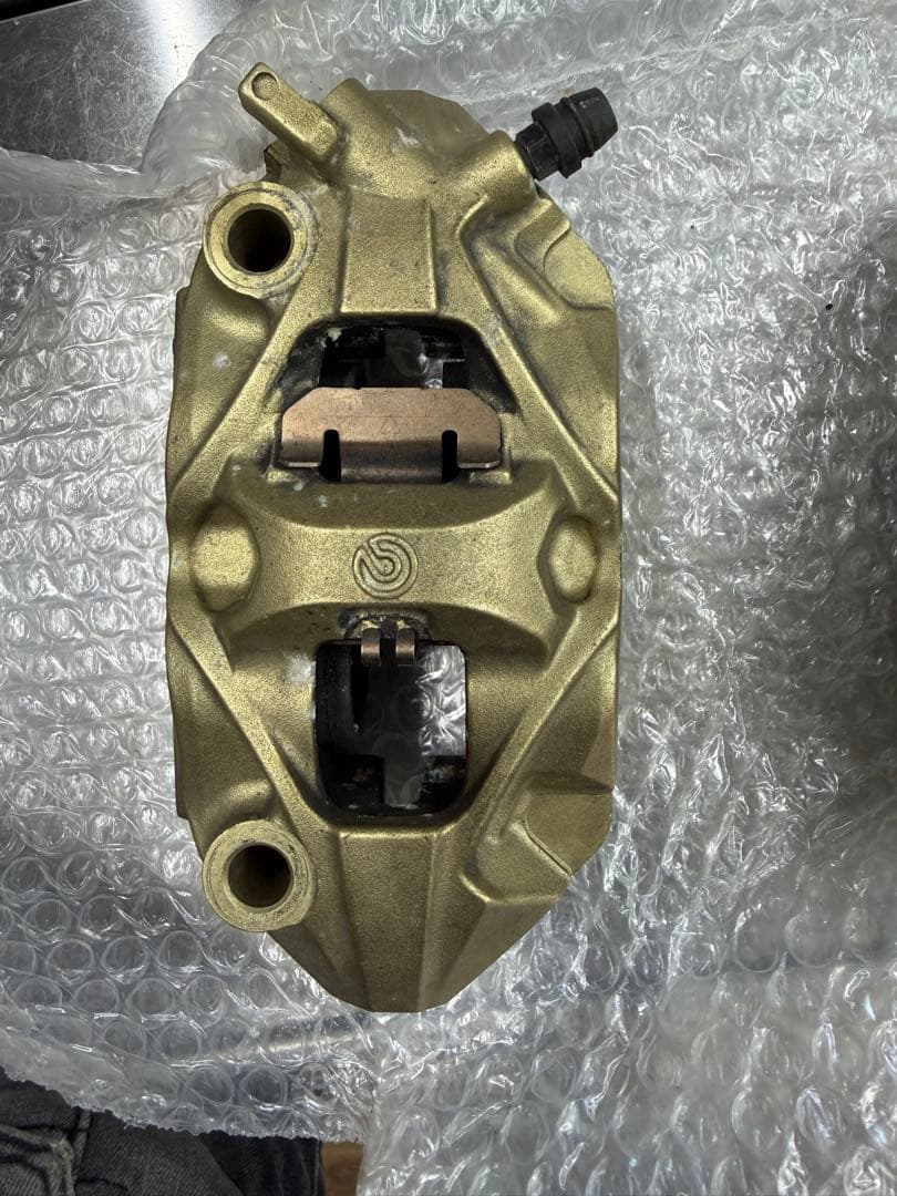 モ*ー様 GPZ900r brembo ゴールド ブレーキキャリパー デュアルピ