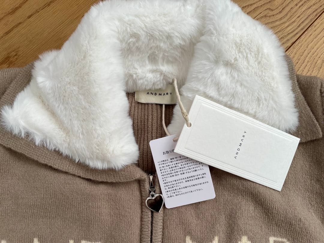 Mary logo zip tops andmary ベージュ ニット