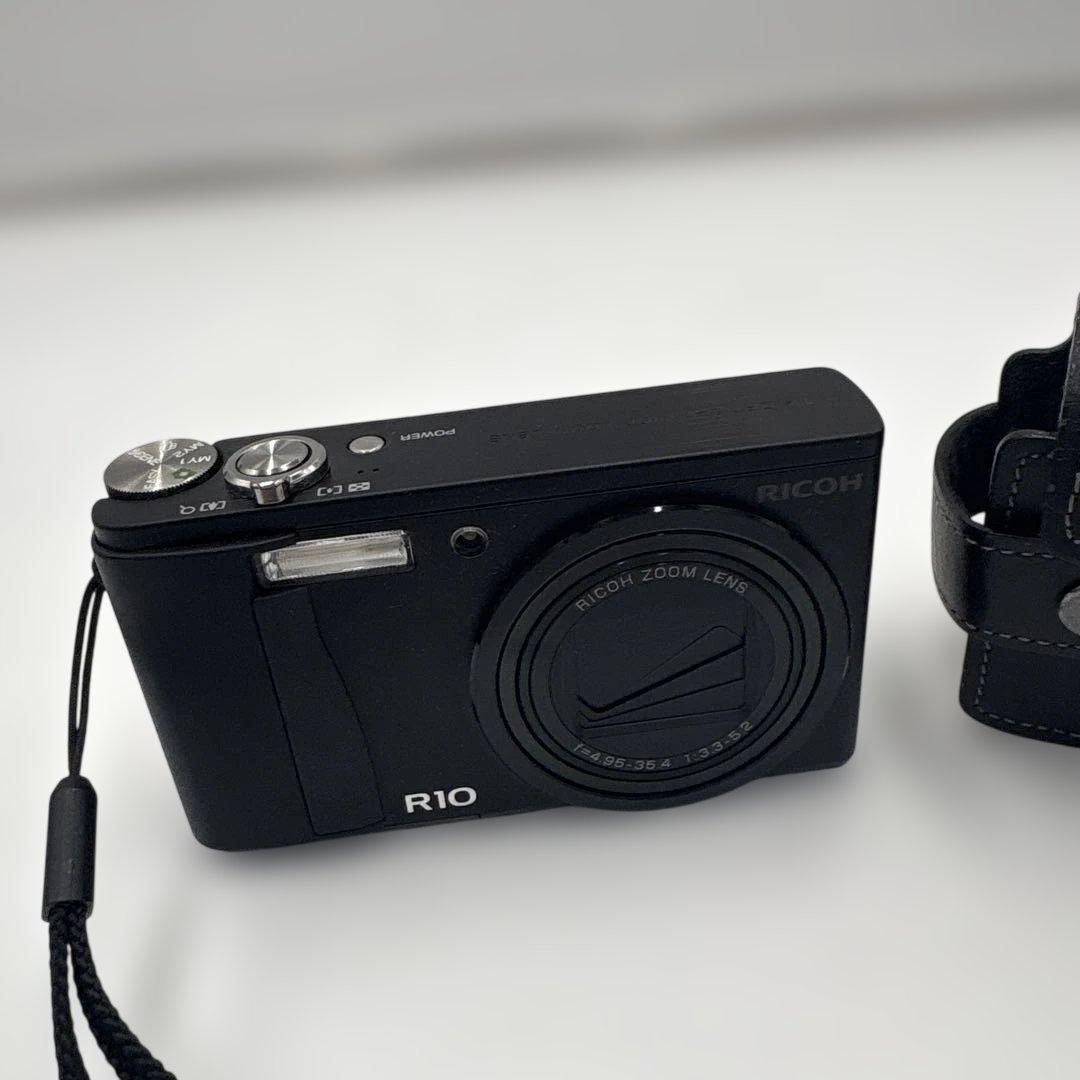 美品　RICOH R10 コンパクトデジタルカメラ