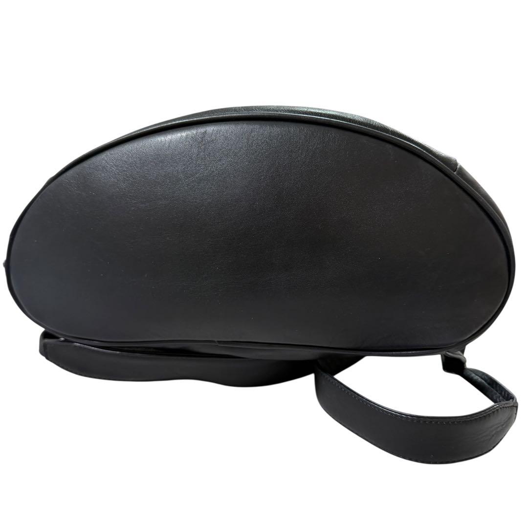 【A4収納可能 完売品】イアパピヨネ　レザースタンドリュック2　ブラック　黒色