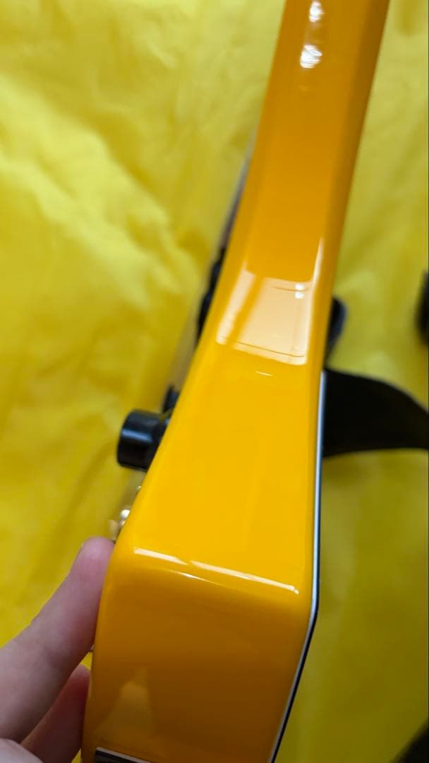 美品　hideモデル　バーニー　イエローハート　スピーカー内蔵