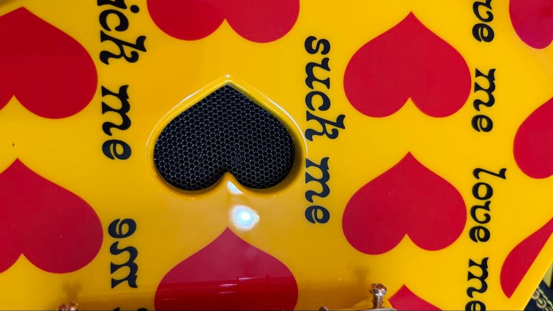 美品　hideモデル　バーニー　イエローハート　スピーカー内蔵