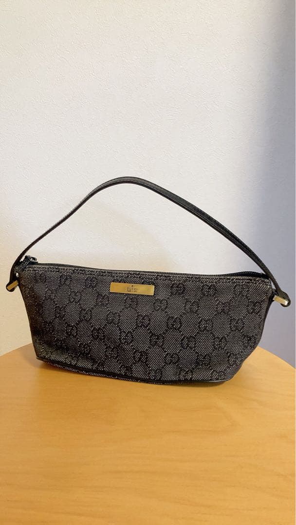 GUCCI アクセサリーポーチブラック GGパターン