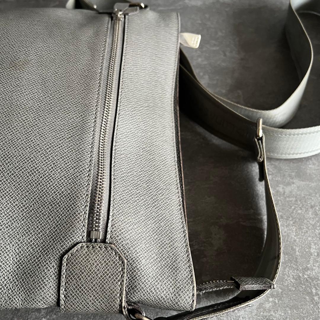 ⭐️ルイヴィトン⭐️タイガ サヤン ショルダーバッグ アルドワーズ グレー