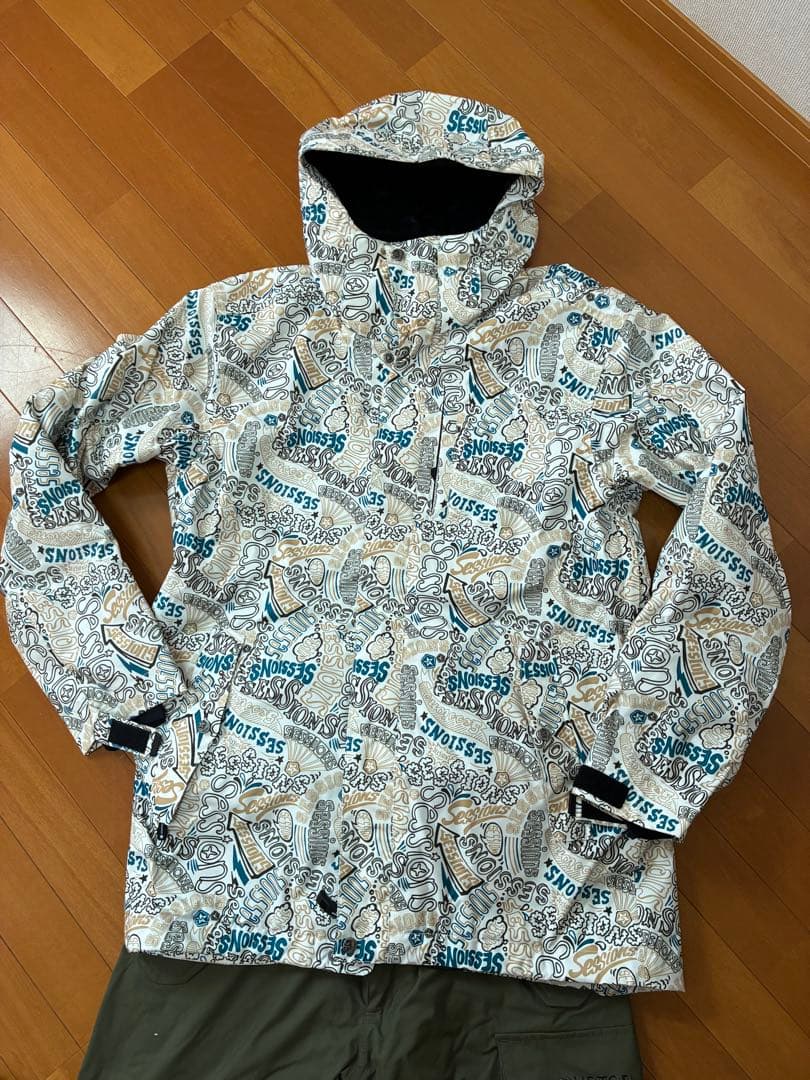 美品　SESSIONS 総柄　BURTON スノーボードウェア 上下セット　Ｌ