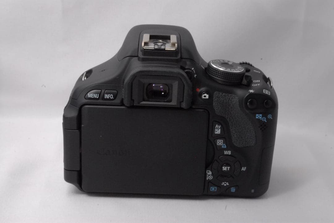 Canon EOS Kiss X5 手ぶれ補正標準レンズ付