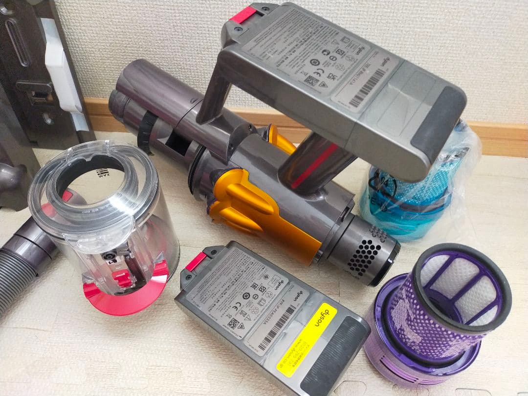 ダイソン V12 Detect（SV30）【分解洗浄】BT✕2個、フィルター✕2