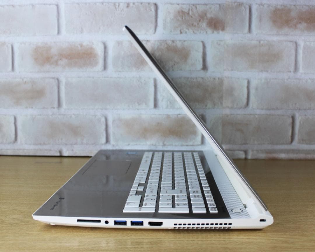 ✨SSD搭載 Core i3✨ メモリ8GB Windows11 オフィス付き