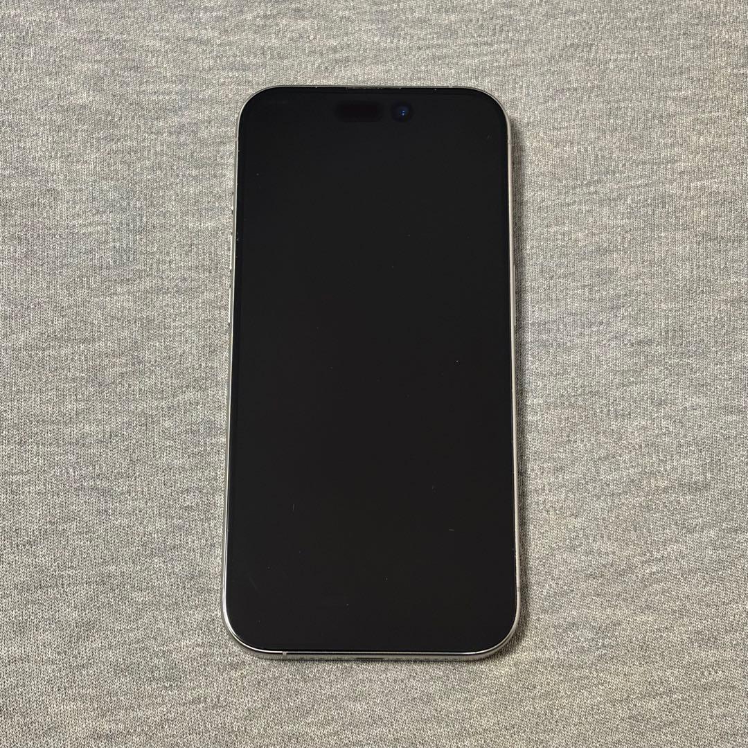 【美品】iPhone 15 Pro 256GB ナチュラルチタニウム 箱付き