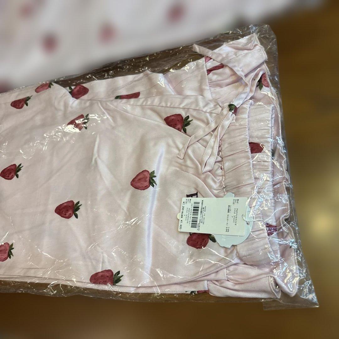 ジェラートピケ　ストロベリー柄　ツイルシャツ　パンツ　上下セット