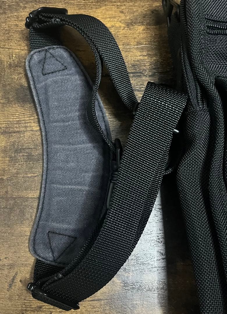 【美品】TUMI ブラック ショルダーバッグ213D3