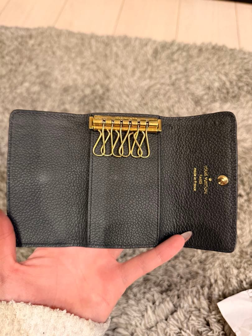 Louis Vuitton ブラックレザーキーケース