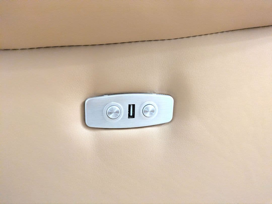 オットマン一体型電動リクライニングソファ USBポート付