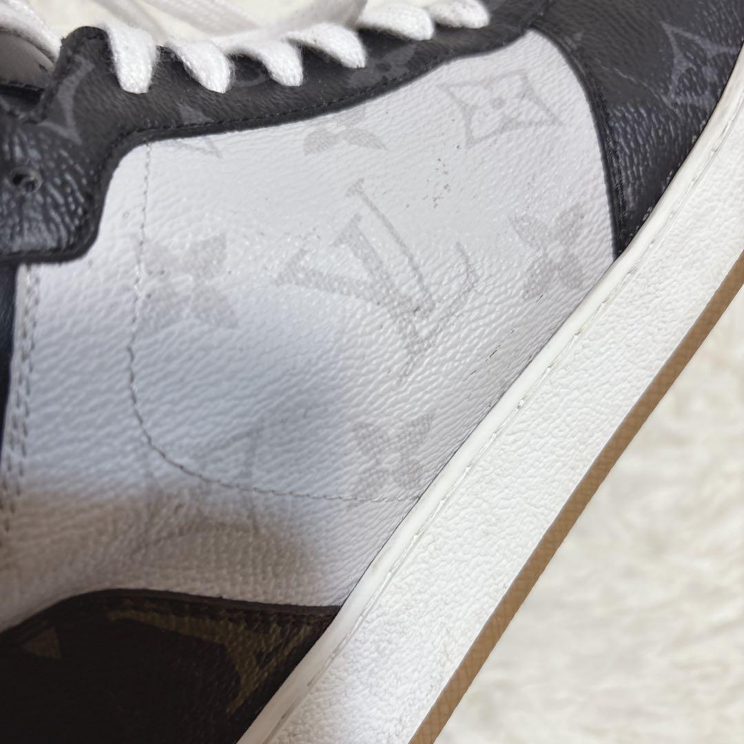 LOUIS VUITTON　MIDカット スニーカー　リヴォリライン