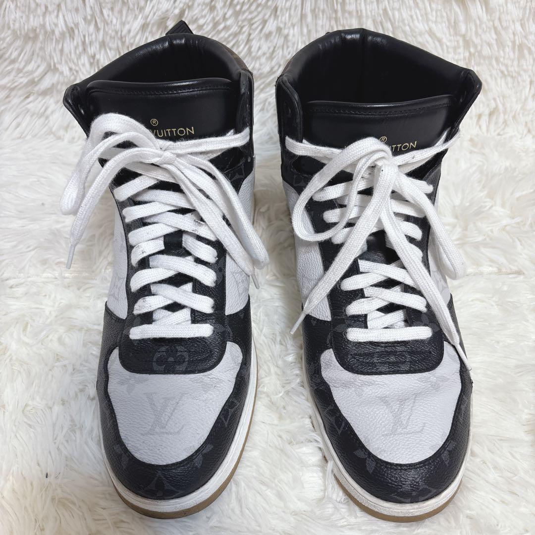 LOUIS VUITTON　MIDカット スニーカー　リヴォリライン