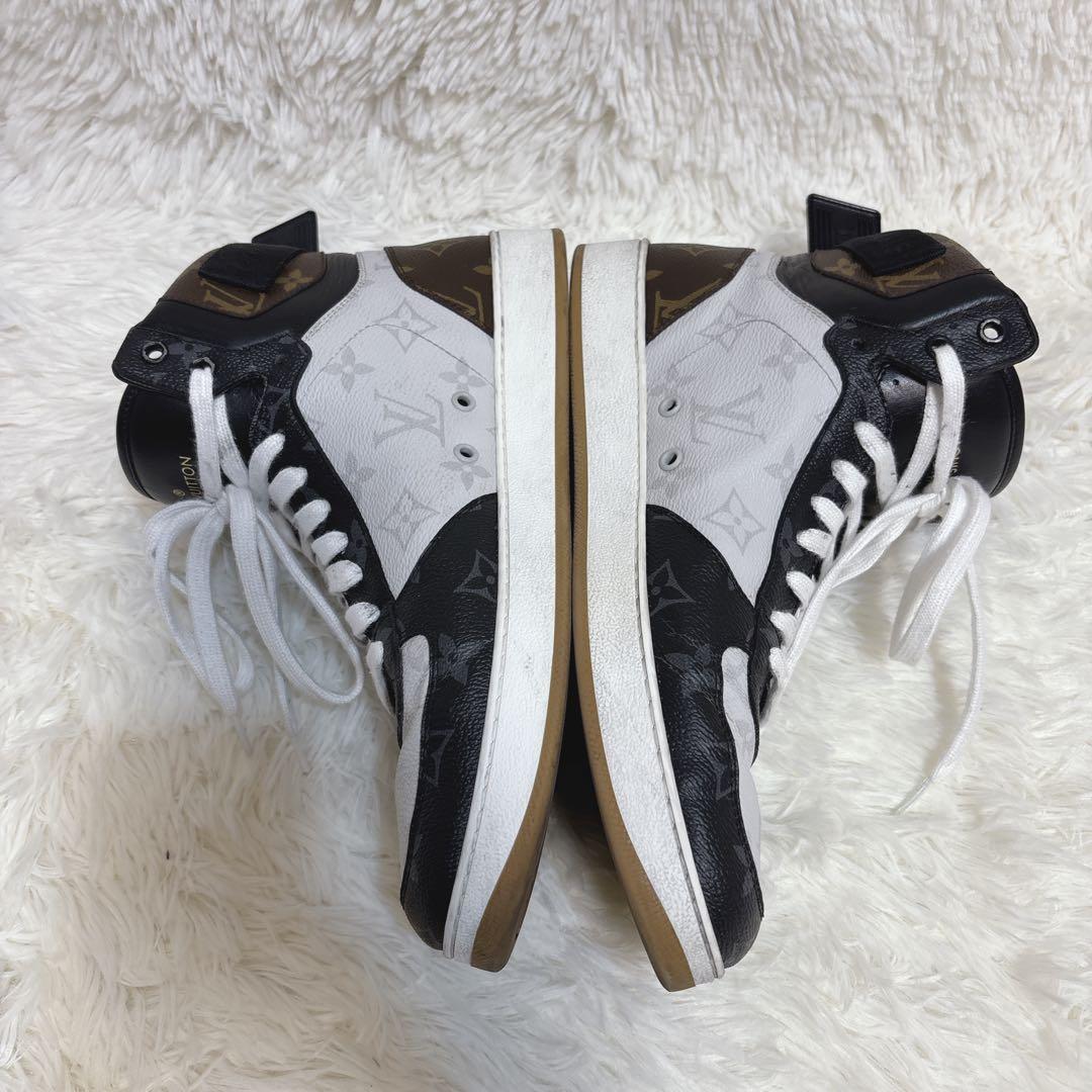 LOUIS VUITTON　MIDカット スニーカー　リヴォリライン