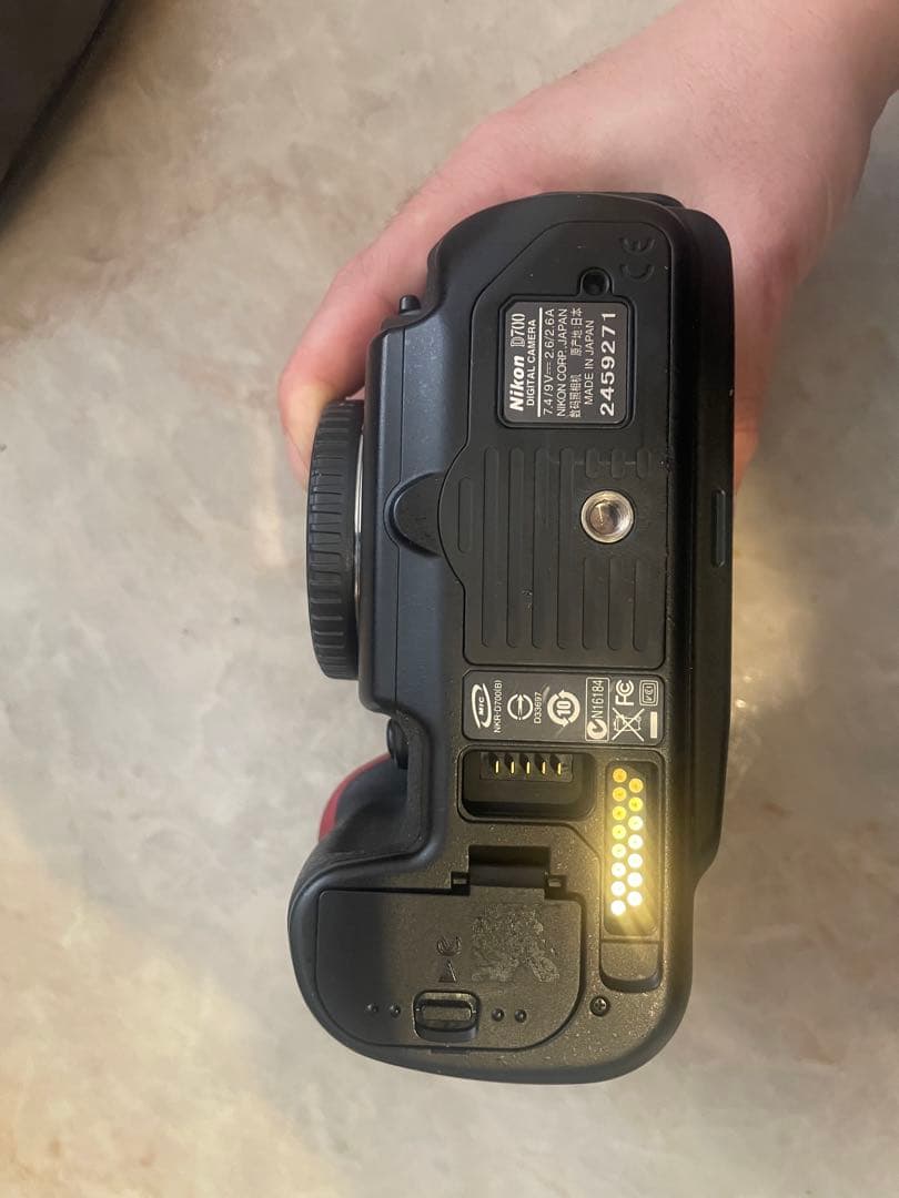 Nikon D700 バッテリーグリップ　バッテリー2個付き