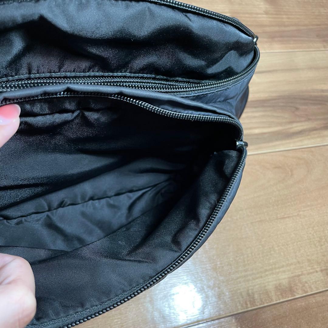 PRADA ウエストバッグ　三角ロゴ