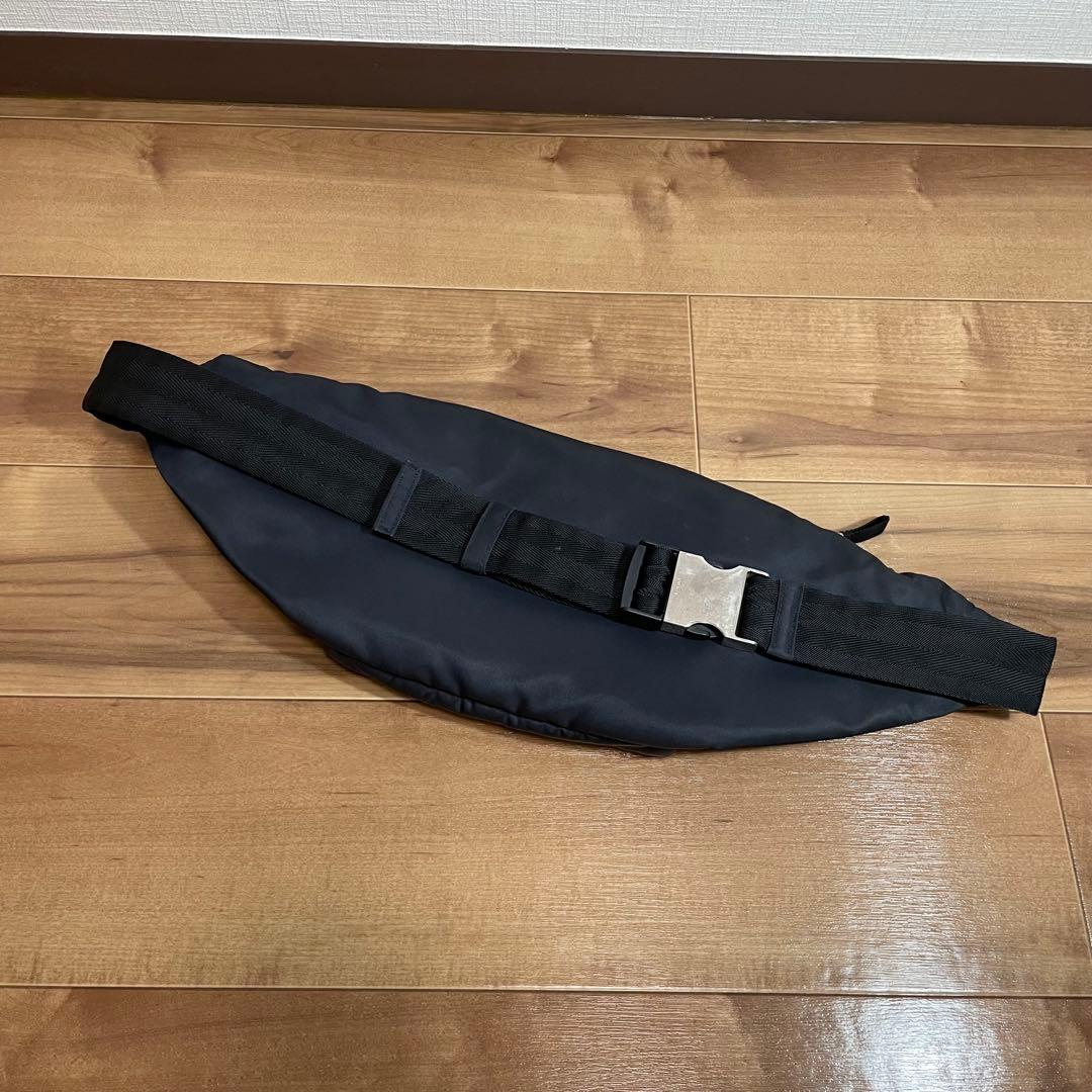 PRADA ウエストバッグ　三角ロゴ
