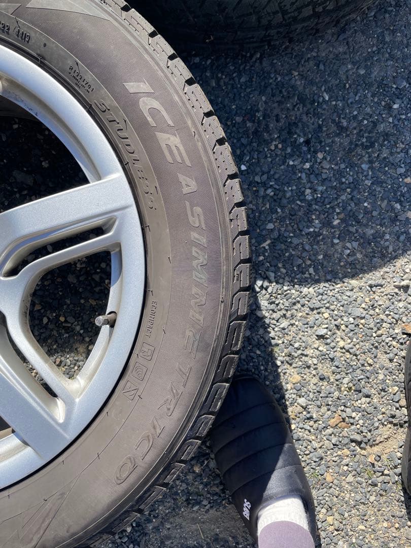 Naokin ⭐︎バリ溝アウディQ5 スタッドレス235/60/R18