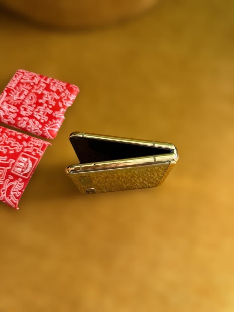 Galaxy Z Flip 1 限定ゴールド SIMフリー 海外版 美品