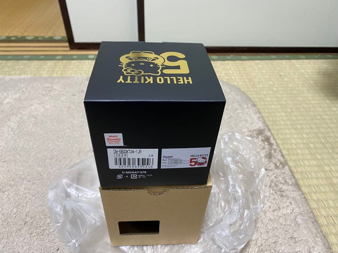 CASIO G-SHOCK x HELLO KITTY デジタル腕時計