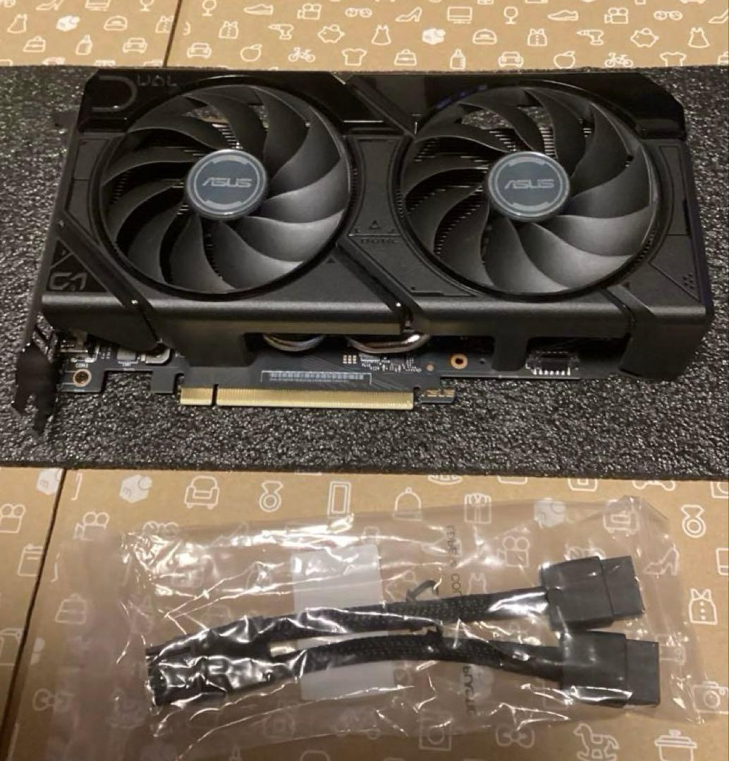 ASUS GeForce RTX 4070 SUPER EVO 変換ケーブル付