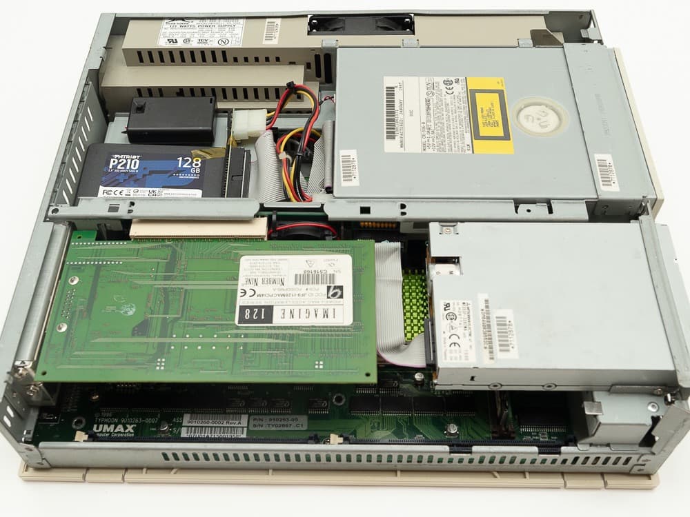 akia MicroBook Power 603e/240 MacOS互換機