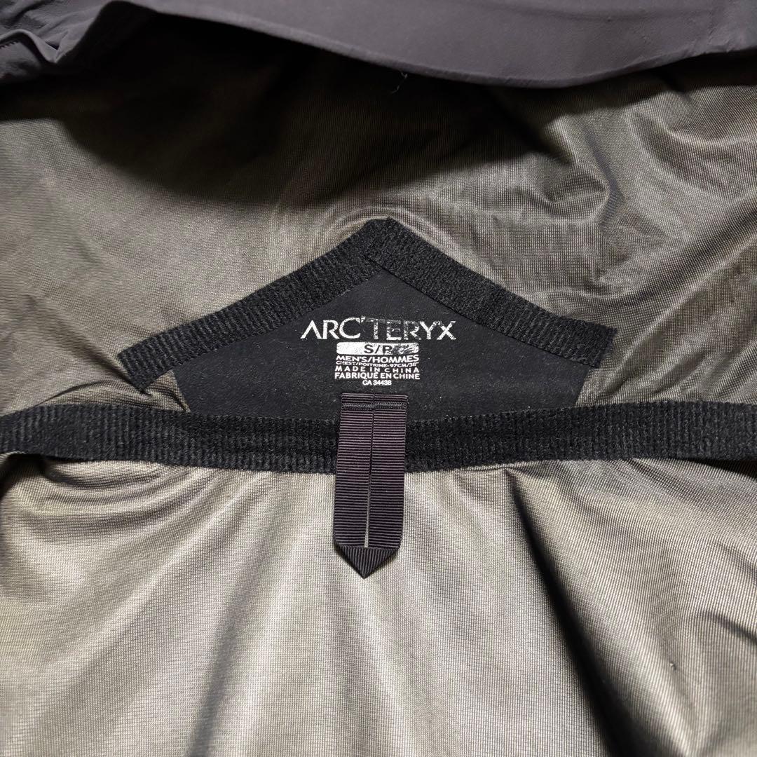 アークテリクス　アルファコンプ　メンズS グレー　ナイロン　ゴアテックス