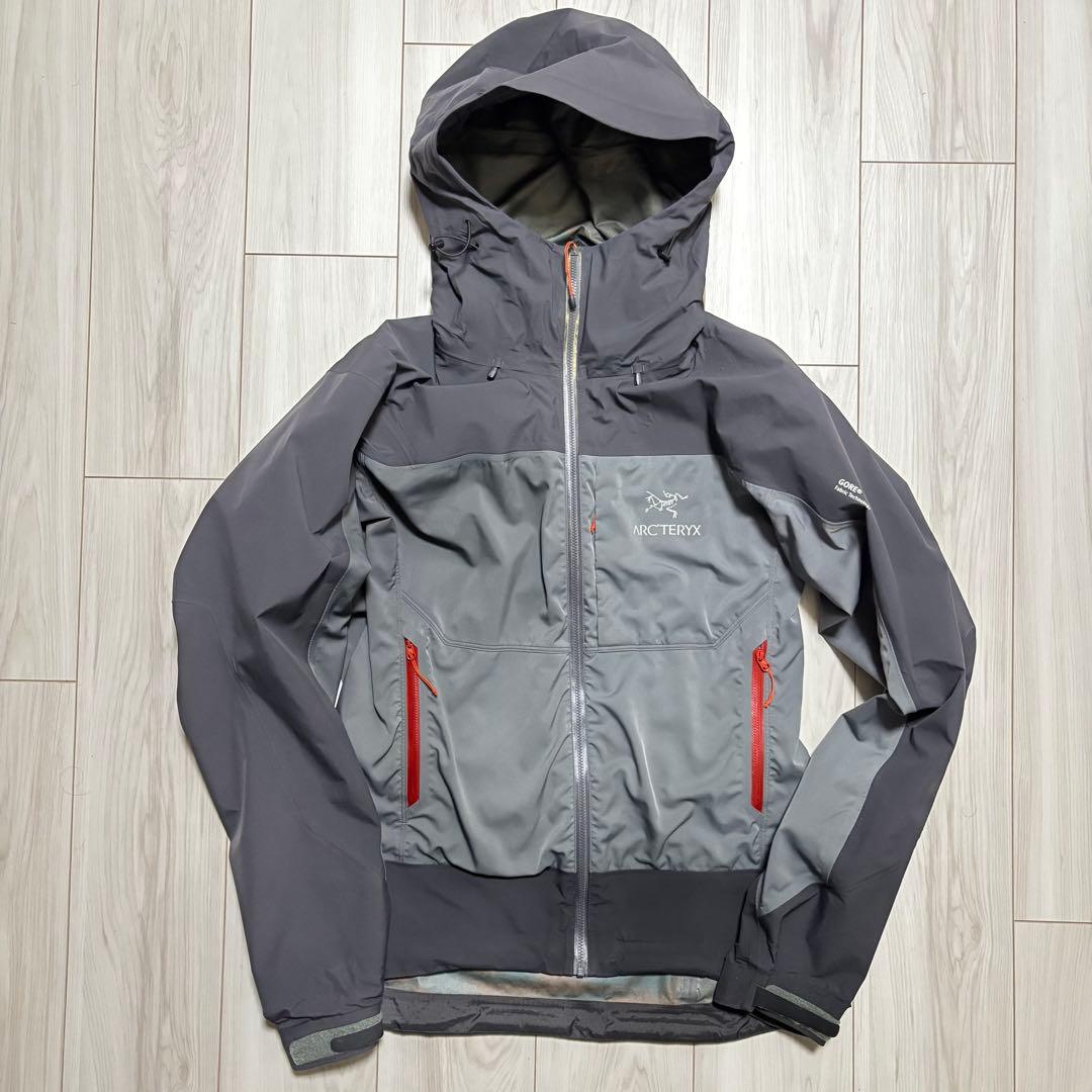 アークテリクス　アルファコンプ　メンズS グレー　ナイロン　ゴアテックス